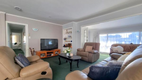 Spacious 4 Bedroom Home With Free Parking